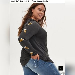 Torrid super soft hooded pizza sleeve size 2